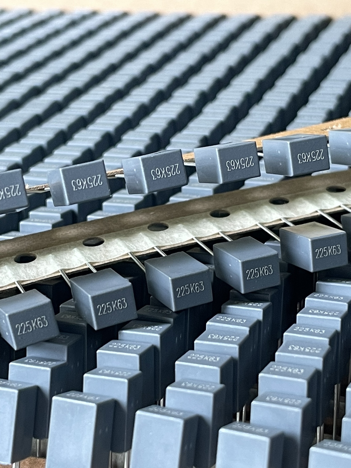 C241J225K2SA201 2.2UF63V 225K63V 225J63V 厦门法拉校正电容器