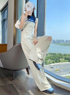 白色破洞牛仔背带裤女2026新款春夏季薄款宽松休闲显瘦减龄阔腿裤