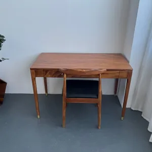 现代简约全实木带线盒电脑桌