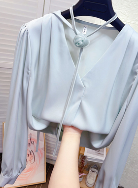 设计感系带花朵V领宽松真丝衬衫女春秋气质醋酸缎面打底衬衣上衣