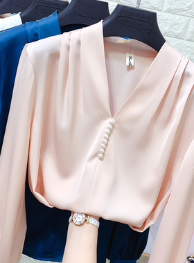 春夏领口珍珠V领长袖套头宽松醋酸雪纺衫冰丝缎面打底衬衫上衣女
