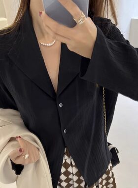 张涩涩2024春季新款衬衣轻盈如丝线条勾勒‘燕子’翻领短款衬衫女