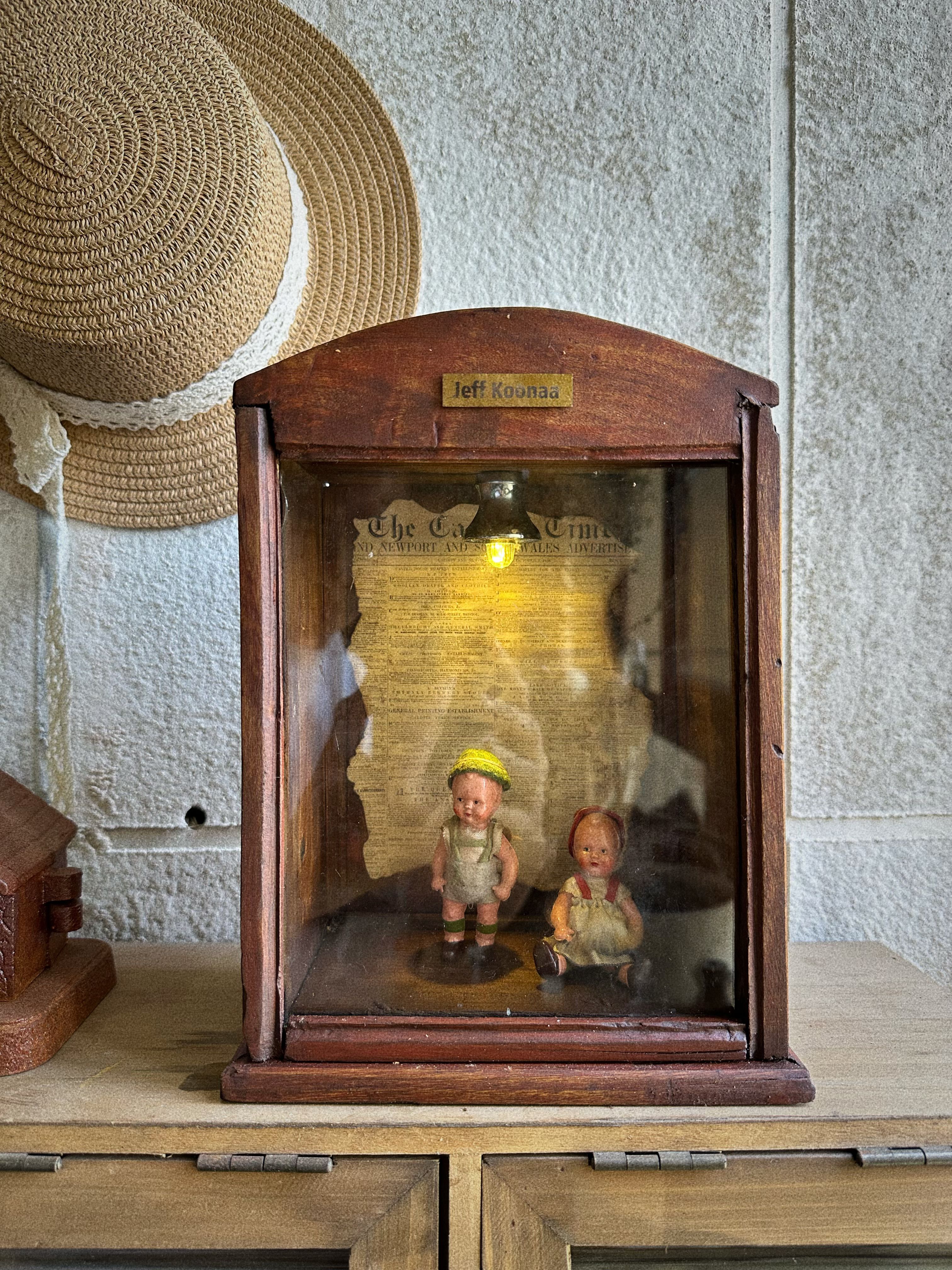 Vintage中古展示架古董娃娃微缩家具带灯 美式复古储物箱摄影道具