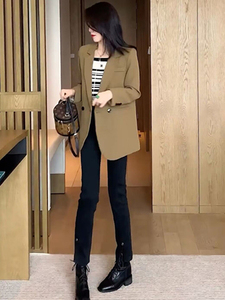 2023春秋韩版高级感炸街职业短款休闲西服上衣潮黑色小西装外套女
