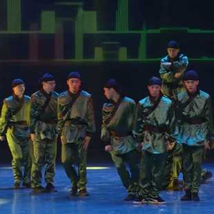 军民大生产杂技魔术小品舞蹈服装演出服男女兵种表演服