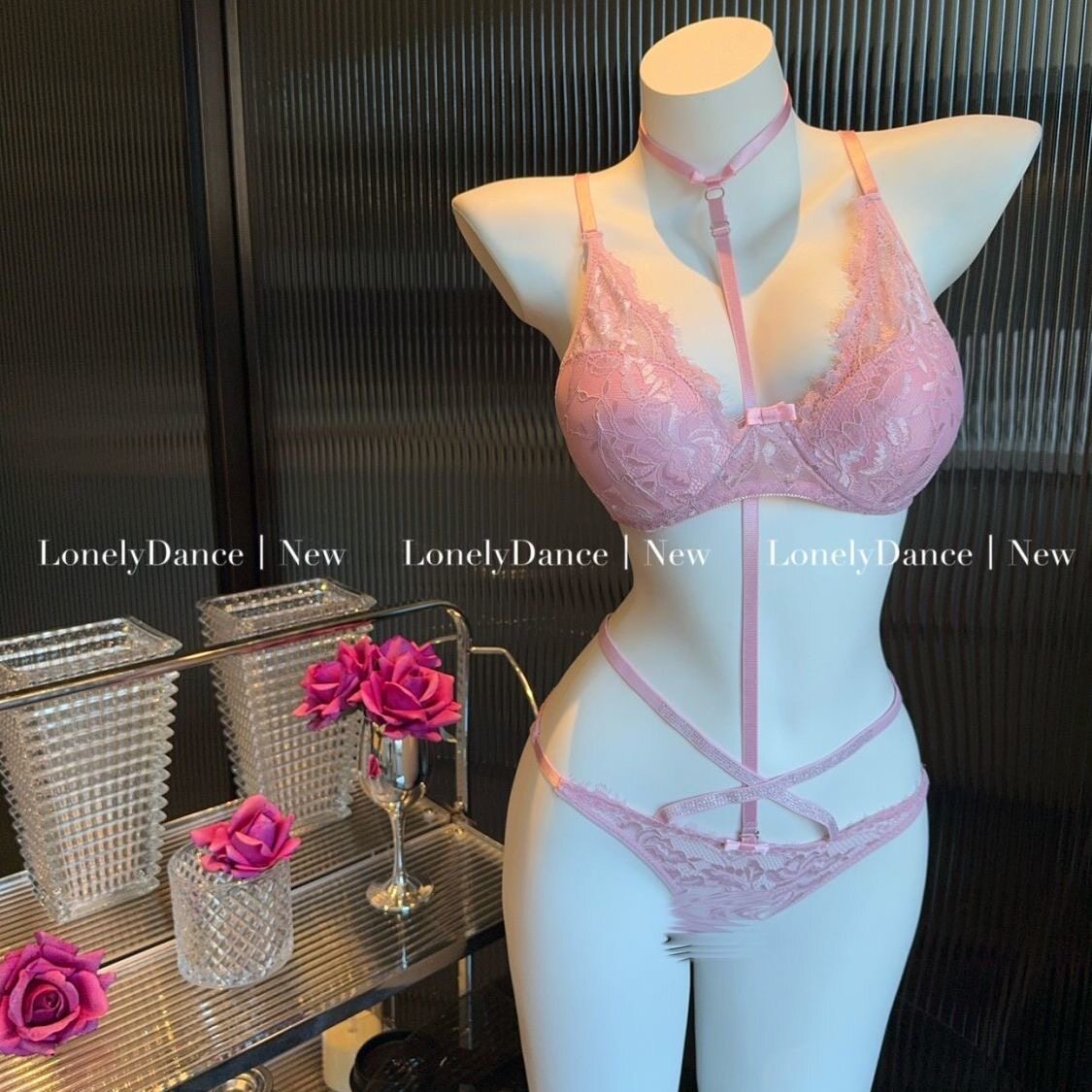 法式粉色挂脖蕾丝气质纯欲内搭性感内衣女钢圈小胸聚拢文胸套装夏