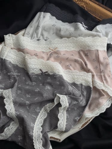 爱之礼文艺少女坑条碎花中腰内裤莫代尔柔软包臀纯棉裆三角裤
