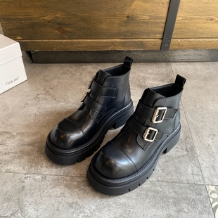 韩国网红街拍潮英伦风皮带扣马丁靴女黑色圆头厚底短靴复古机车靴