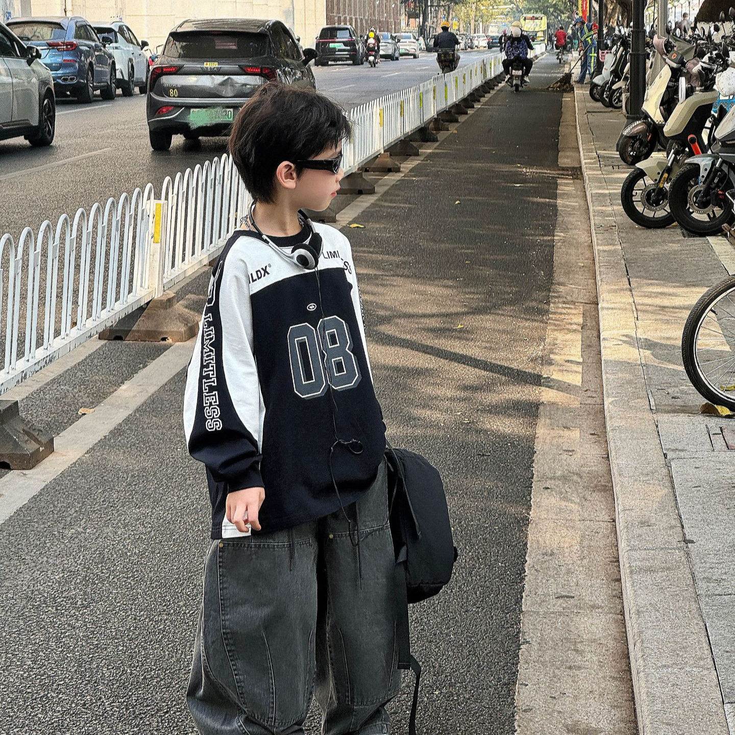 韩系2026春季新款儿童帅气街头宽松长袖卫衣男童撞色纯棉打底衫潮