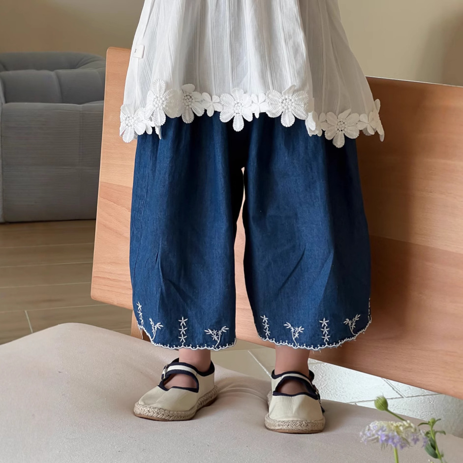 2025夏季新款女童韩版刺绣牛仔裤儿童时髦薄款休闲七分裤防蚊裤子