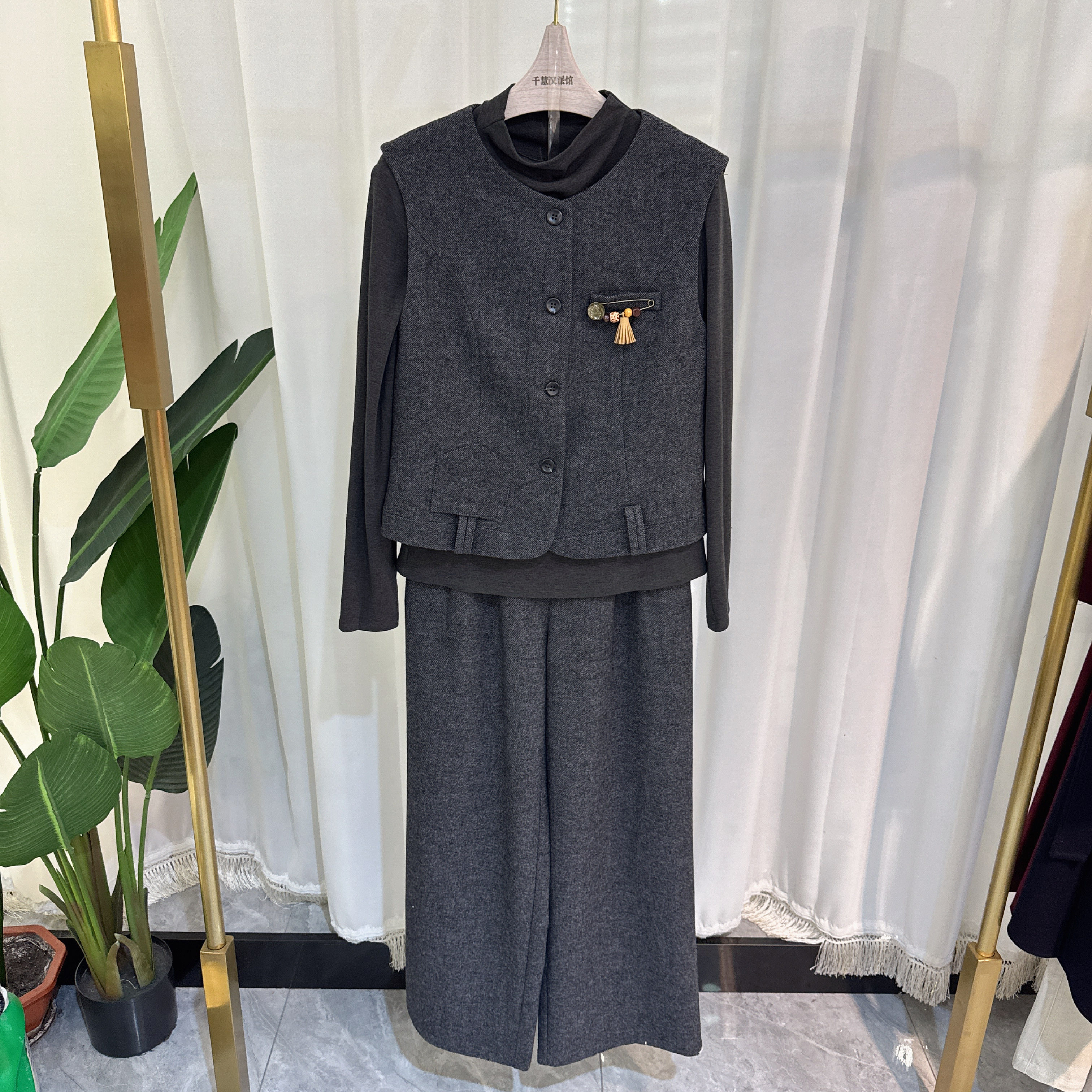 5Q0791时尚套裤女马甲小衫裤子