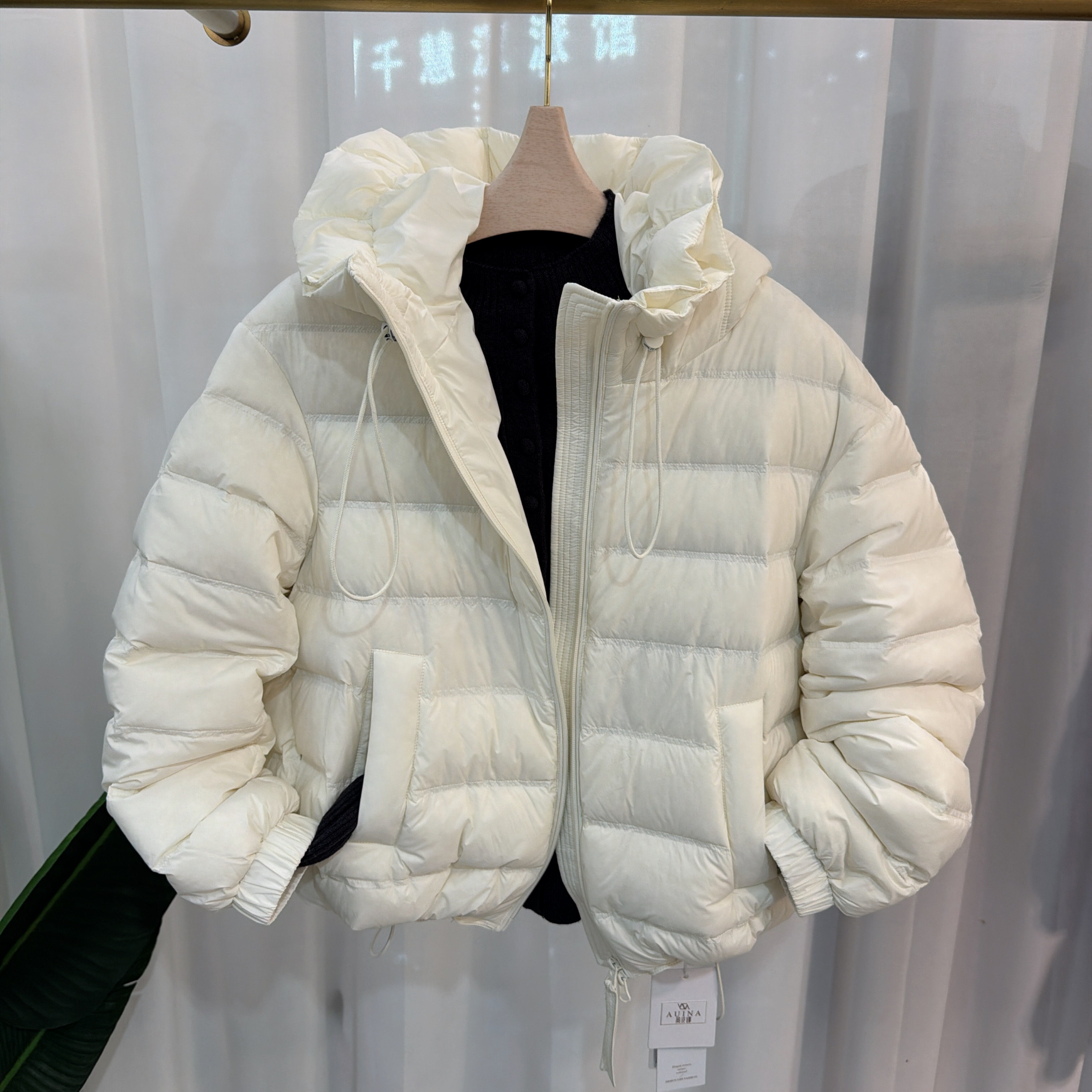 6651羽绒服女保暖连帽90白鸭绒
