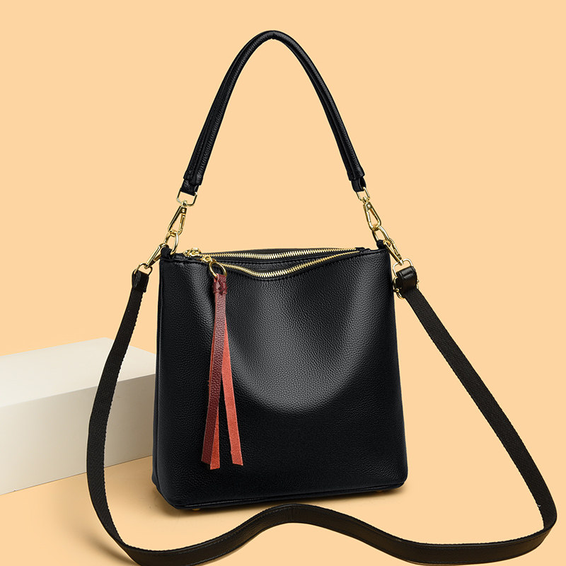 高级感真皮质感水桶包包女2025新款简约百搭腋下包单肩斜挎妈妈包