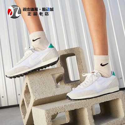 耐克Nike女华夫底运动休闲鞋轻便