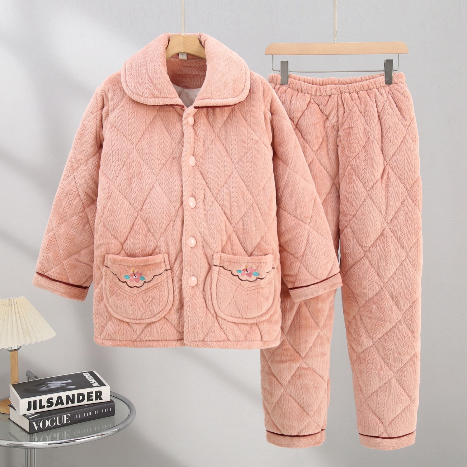 冬季女士三层夹棉加厚家居服套装中老年法兰绒保暖睡衣妈妈款加绒