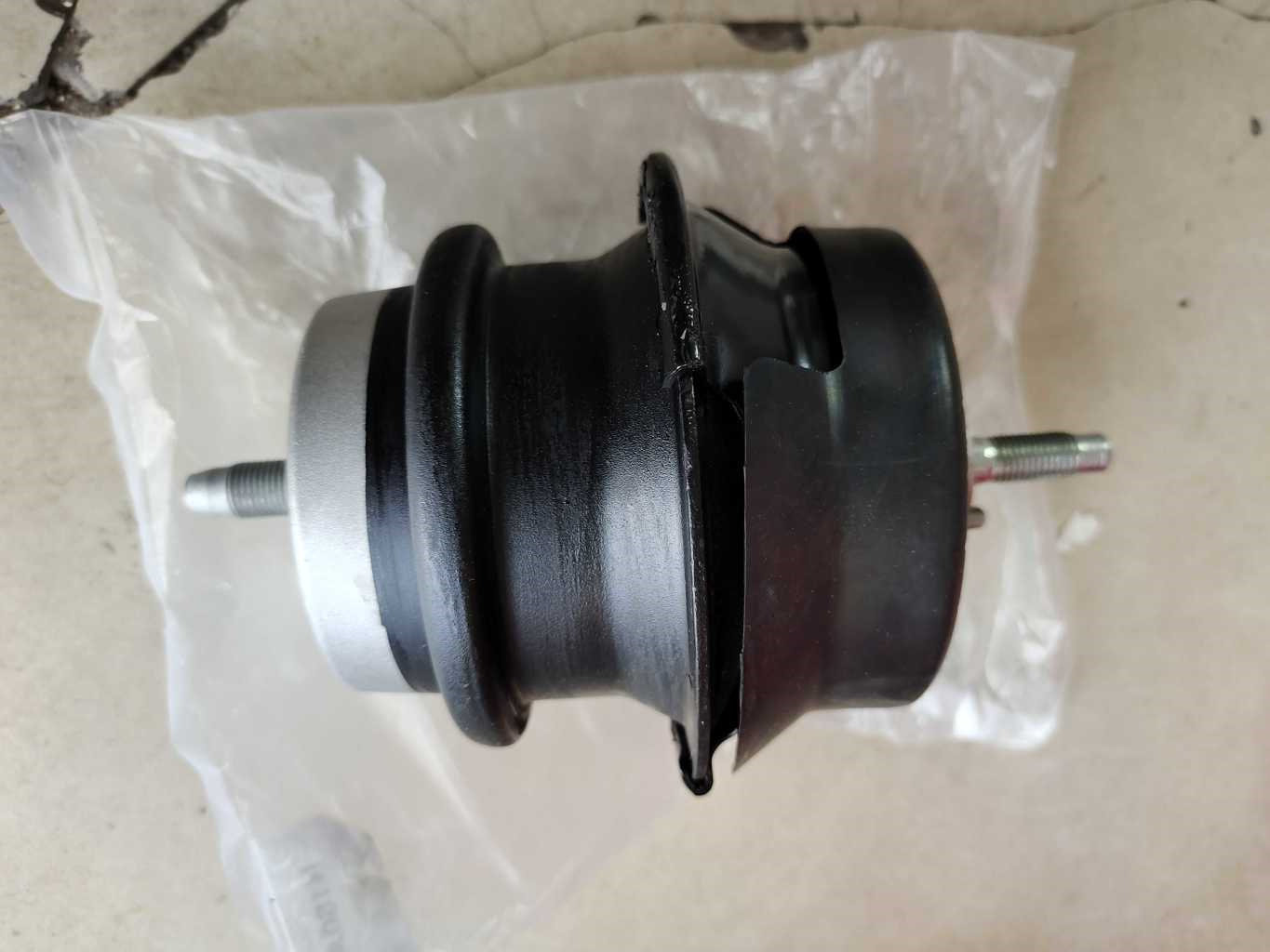 适用于英菲尼迪Q50Q50L发动机支架 发动机胶墩发动机鸡爪胶