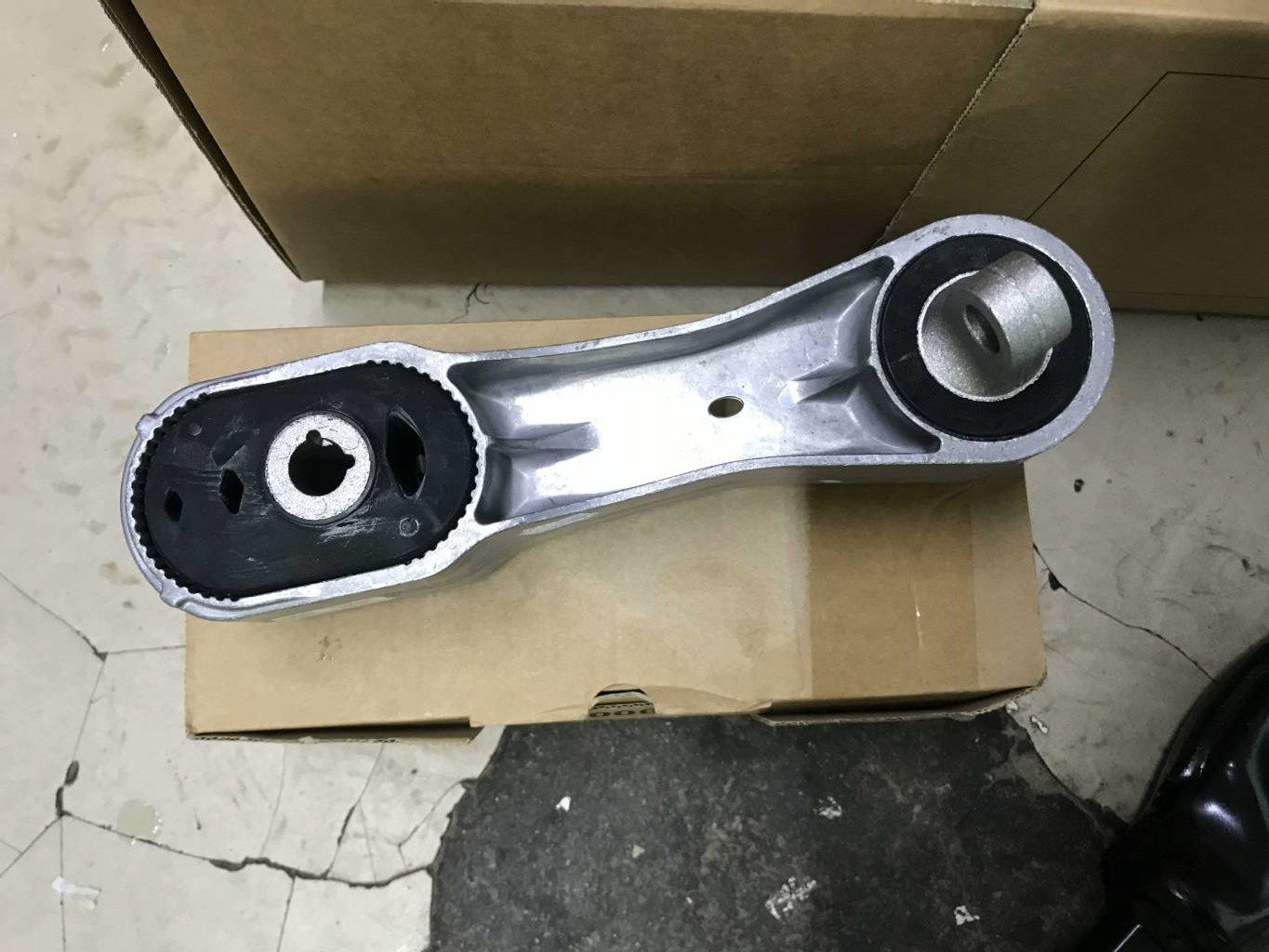 适用于宝马MINI迷你F55F56F54F60发动机支架变速箱支架下肢臂鸡爪