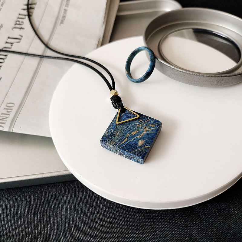 男复古长项链阿美咔叽吊坠