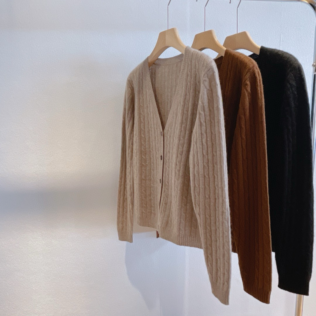 16KNITWEAR丨多巴胺糖果色 V领扭绳羊绒开衫
