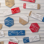 中国东方航空空客A320飞机蒙皮钥匙扣行李牌东航文创挂件送礼飞行