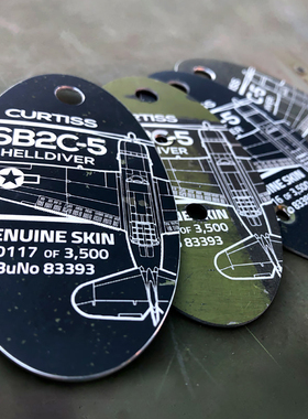 美国PLANETAGS 地狱俯冲者SB2C-5轰炸飞机蒙皮钥匙扣行李牌文创