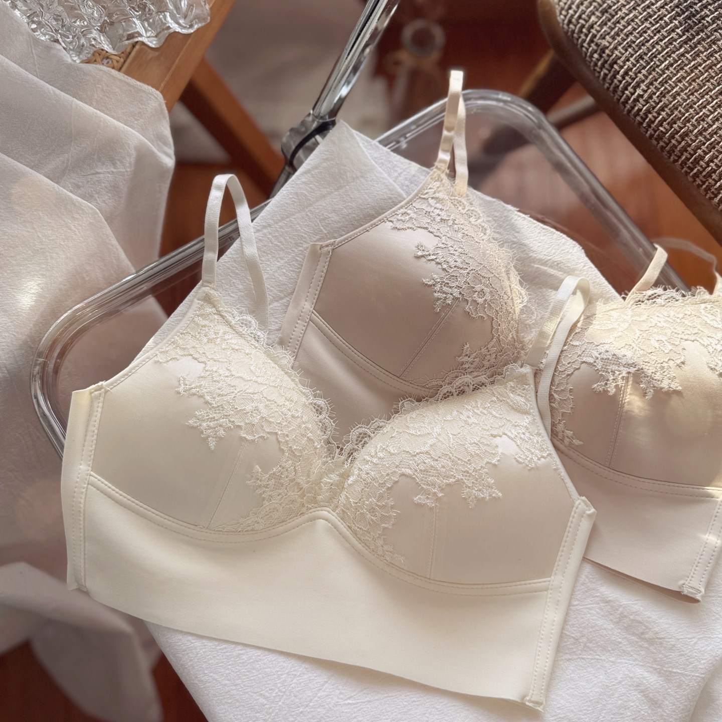 法式蕾丝美背内衣女高级缎面纯欲性感V领吊带背心细肩带文胸裹胸,女士内衣/男士内衣/家居服,文胸,淘宝优惠券,粉丝福利购,淘宝优惠卷