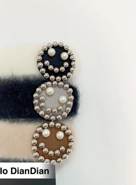 Hello DianDian 韩国小众设计师毛绒笑脸方形发夹