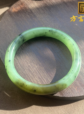 俄料果绿碧玉带糖卡57mm正装手镯