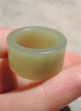 嗨翻天方言和田玉精品佩戴无结构新疆沙枣青17mm玉指环吊坠O1