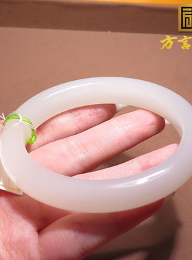俄罗斯老坑料腻白玉59mm女士手镯
