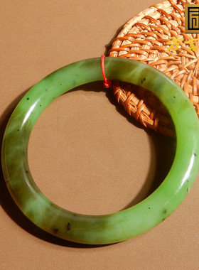 俄罗斯料苹果绿碧玉飘糖57mm手镯