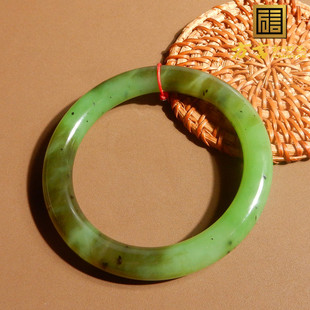 方言和田玉精品级俄罗斯料乌兰海苹果绿碧玉飘糖卡57mm正装手镯A2