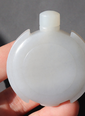 震惊方言和田玉臻品新疆聚细腻温润白青花鼻烟壶手把件小摆件A8