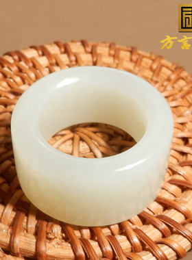 新疆且末老坑料白玉内径22mm扳指