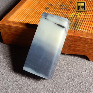 嗨翻天方言和田玉精品巨漏新疆特色意境青花籽料无事牌吊坠挂件R5