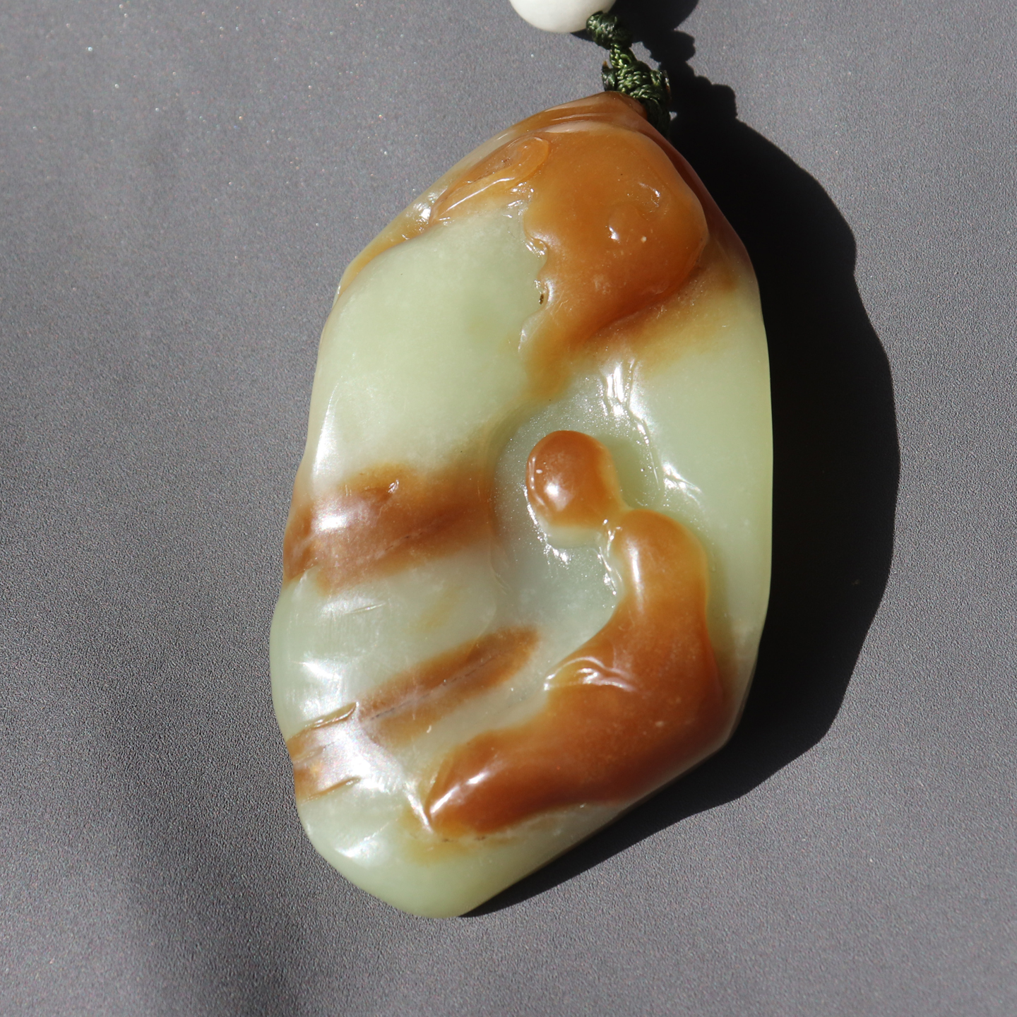 方言和田玉新疆且末料油润细腻高脂细青黄口带糖玉随型悟道挂件A8