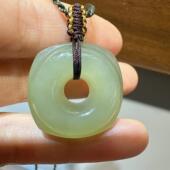 惊呆了方言和田玉精品老坑青海料温润细腻晶莹湖水绿平安扣吊坠O