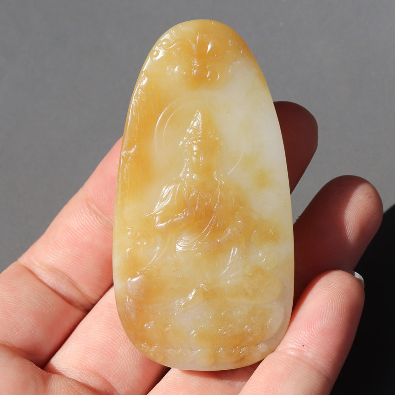 市场价2.2万亏本1980新疆高油脂糯且末黄金糖白玉观音牌子吊坠A8