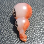 方言巨漏特色双色玉挂件一半鸽血红沁一面白玉籽料精品葫芦吊坠R