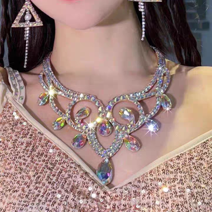 舞娘2025新款肚皮舞表演出配饰品项链手工烫钻颈链东方舞套装项链