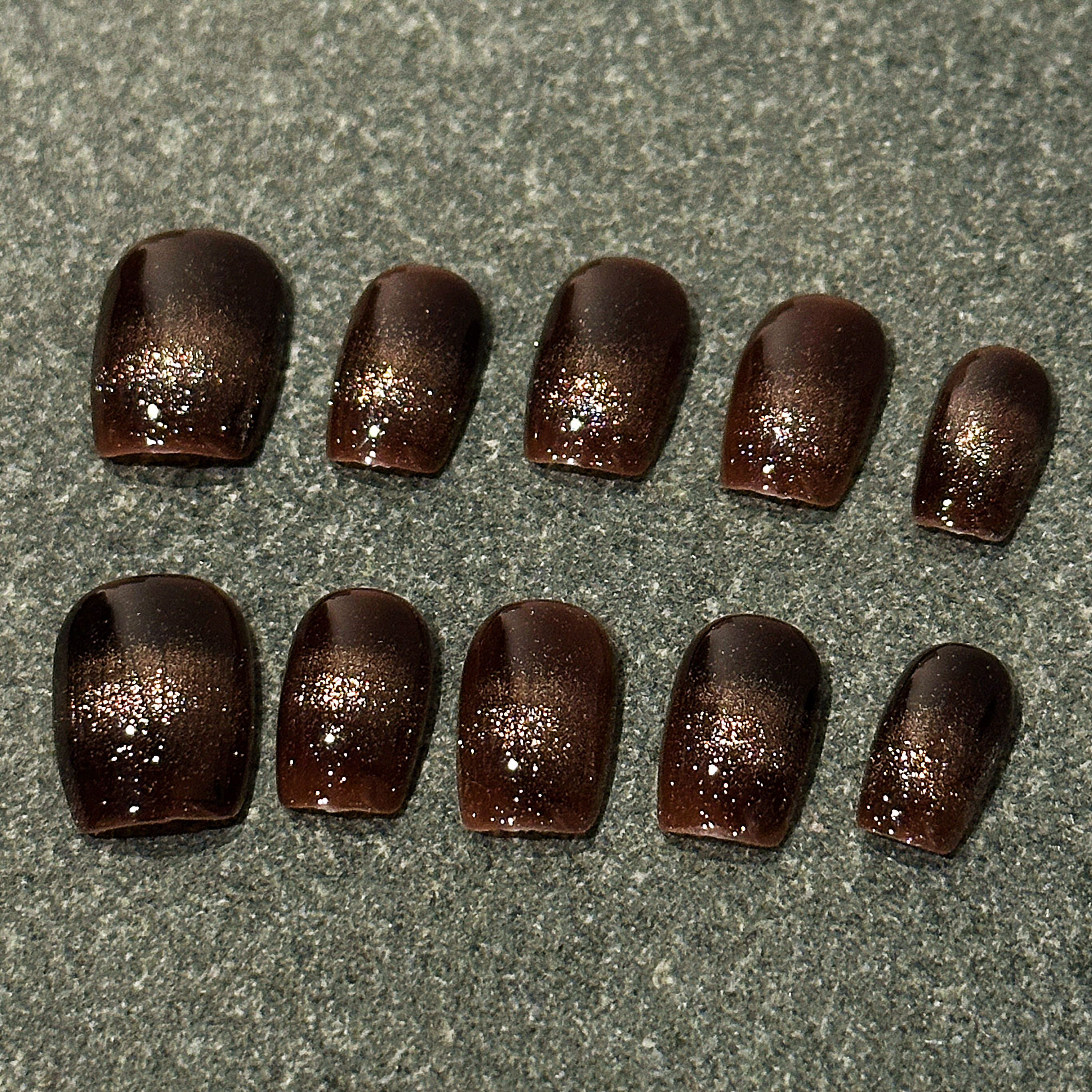 美盖穿戴甲秋冬猫眼短款光疗甲复古风棕色高端可拆卸甲美甲甲片