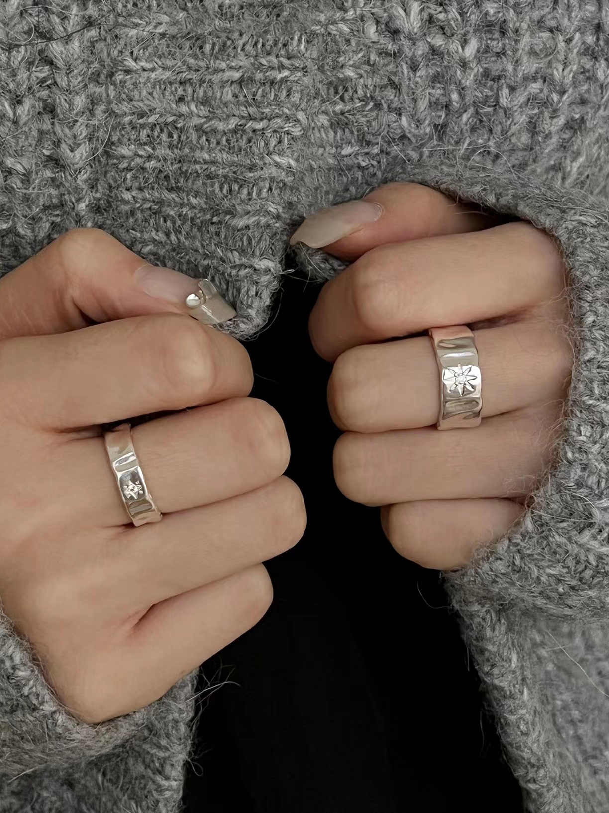 简约款情侣对戒素圈星芒锆石钻戒指女小众设计高级感2023年新款潮