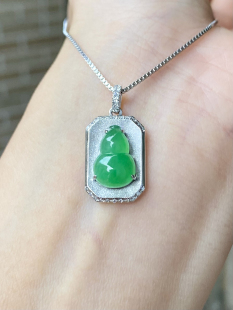 玉萌色天然翡翠葫芦吊坠女款18k冰种阳绿满色葫芦无事牌项链送礼
