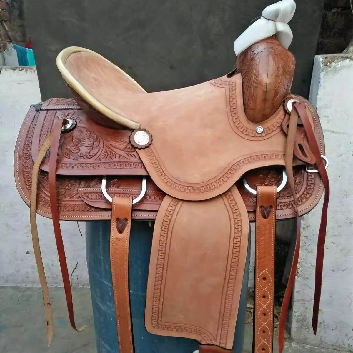 海外代购Saddle手作定制手工雕刻皮革绒面革珍珠纽扣西部马鞍