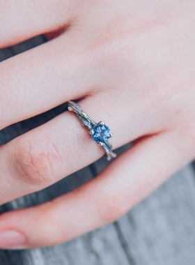 天然伦敦蓝色托帕石镶嵌纯银戒指