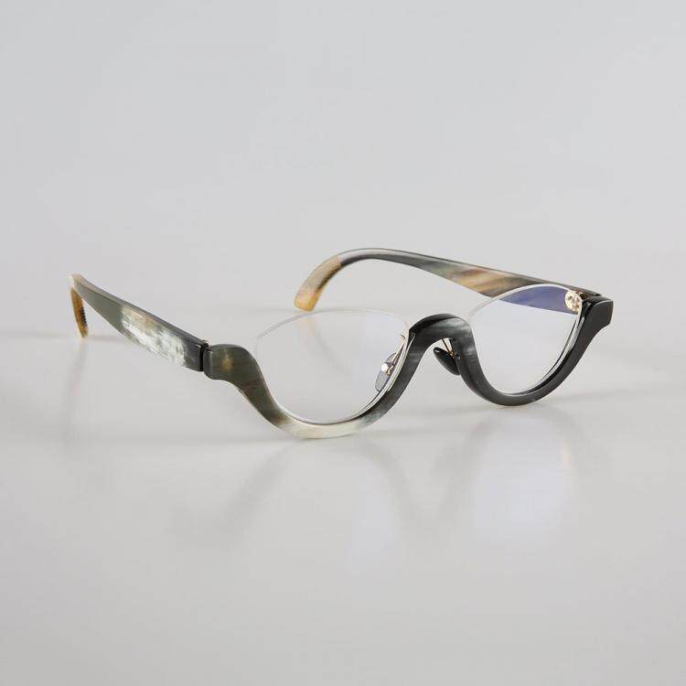 美国代购Glasses㊣ 手作精美别致艺术黑白牛角半框猫眼蓝光太阳镜