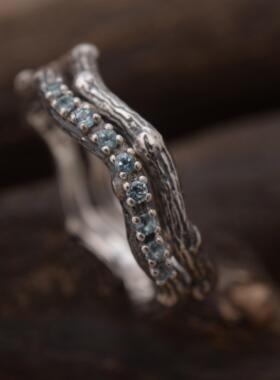 宝石镶嵌纯银树枝订婚戒指套装