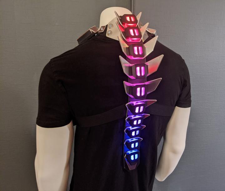 加拿大代购Spine手作朋克银色拉丝铝金属发光灯光椎骨装甲铠甲
