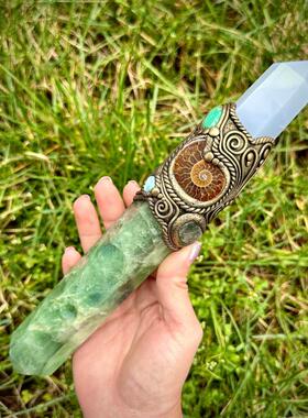 德国代购Fluorite㊣ 手作绿色萤石蓝玉髓菊石托帕石水晶棒道具