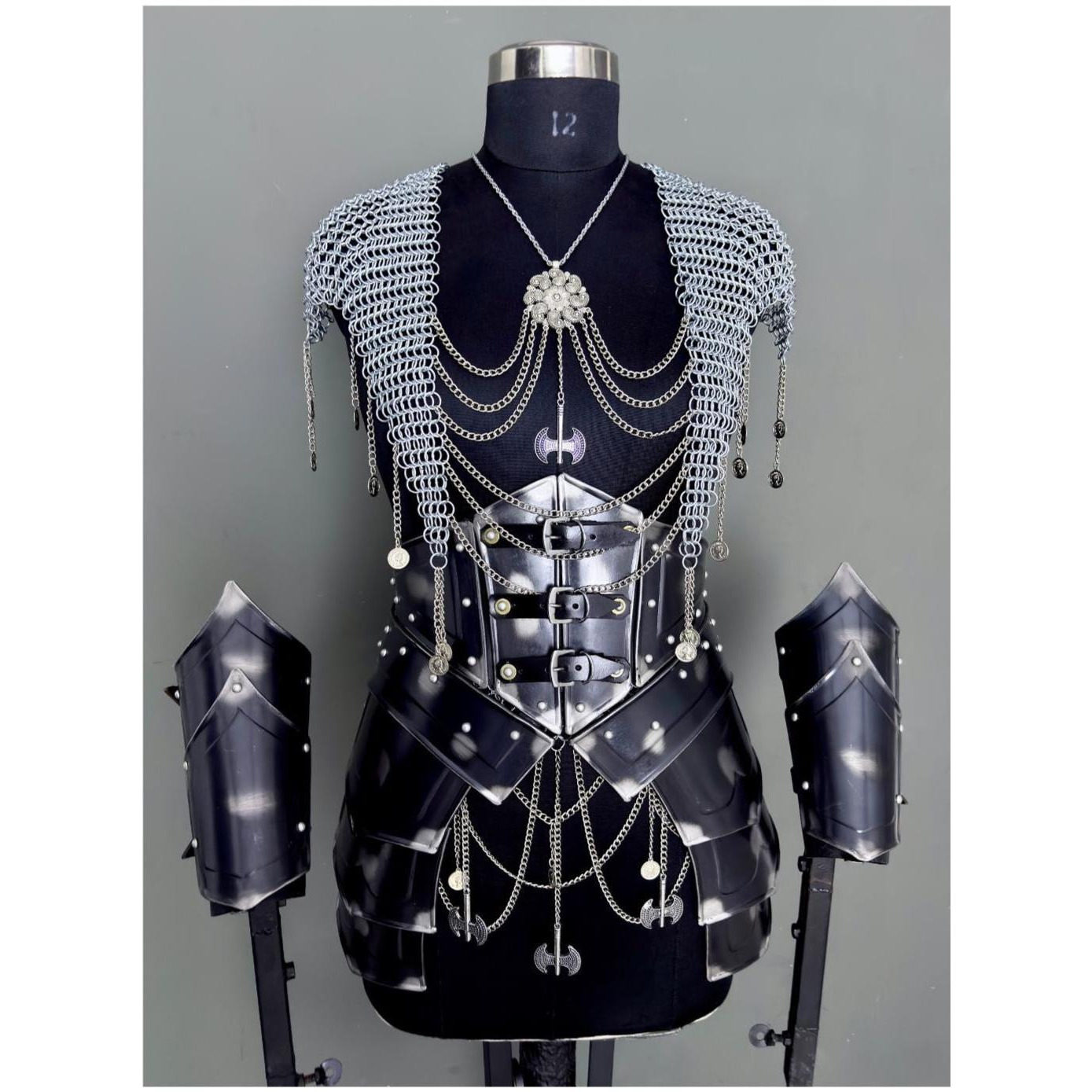 海外代购Armor㊣ 手作哥特角色扮演女骑士钢制锁子甲胸甲盔甲套装